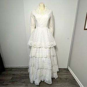 Vintage 50s/60s Ivory Lace Tier Pearl Sequins Long-Sleeve Wedding Dress XS